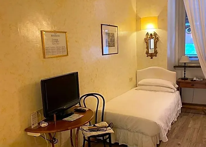 Fontana 3* Rome